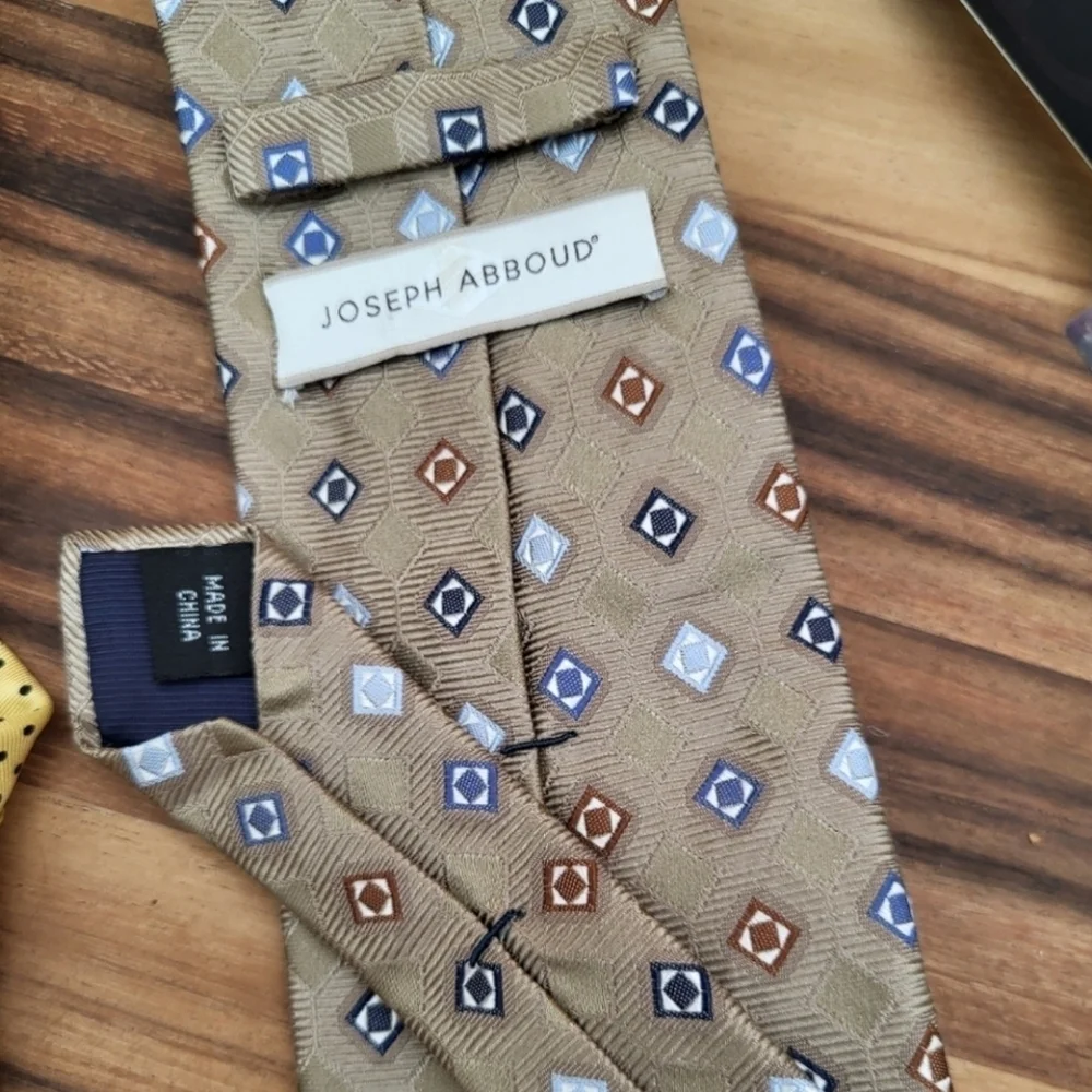 Joseph Abboud Geometric Tie in Taupe, Brown & Blue, 100% Silk, NWOT